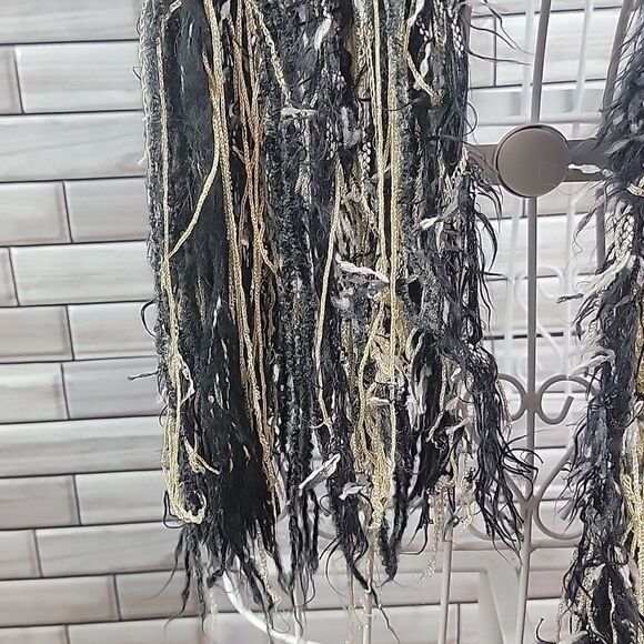 Unbranded winter scarf - Picture 4 of 5